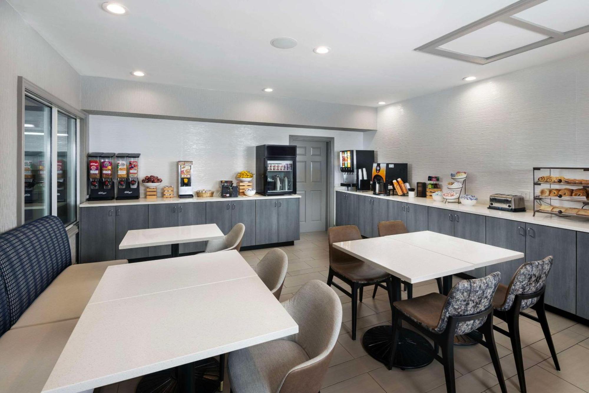 Country Inn & Suites By Radisson Asheville Downtown Tunnel Road Exteriör bild
